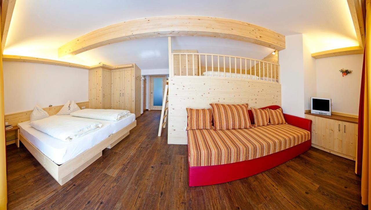 Hotel Zum Loewen - Al Leone Meltina Quarto foto